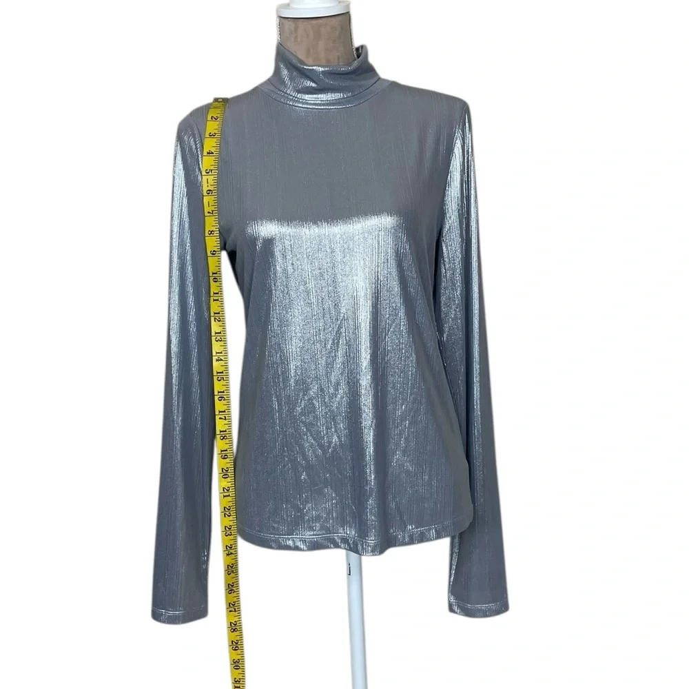 Kate Spade Metallic Silver Turtleneck Top (D-1)